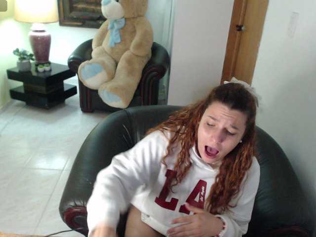 alexa-kiut live cam on BongaCams