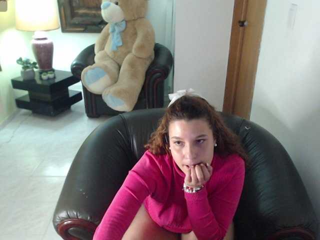 alexa-kiut live cam on BongaCams