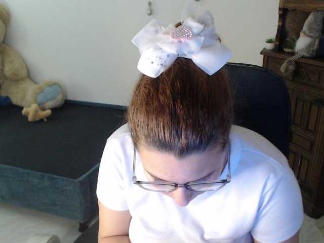 alexa-kiut live cam on BongaCams