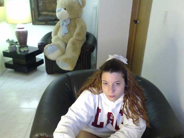 alexa-kiut live cam on BongaCams