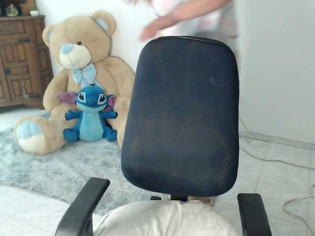 alexa-kiut live cam on BongaCams