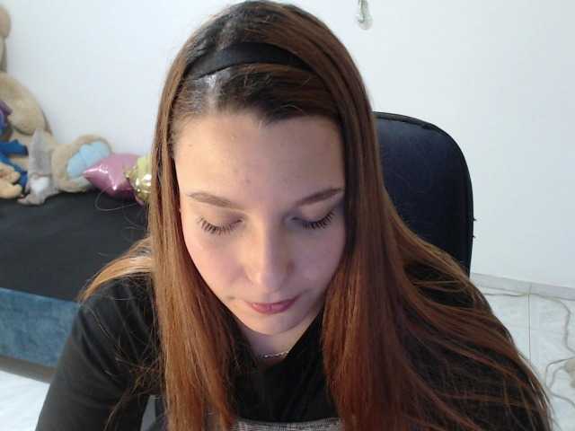 alexa-kiut live cam on BongaCams