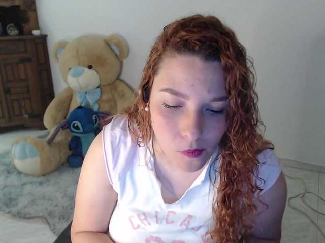 alexa-kiut live cam on BongaCams