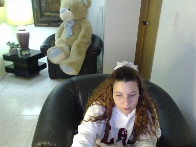 alexa-kiut live cam on BongaCams