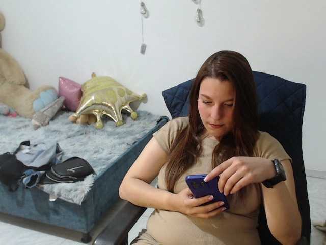 alexa-kiut live cam on BongaCams