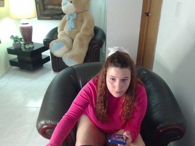 alexa-kiut live cam on BongaCams
