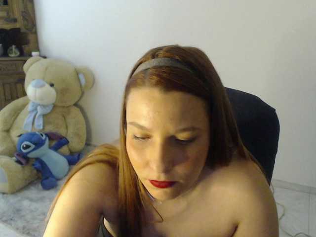 alexa-kiut live cam on BongaCams