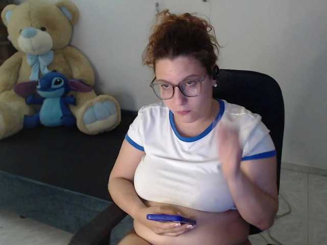 alexa-kiut live cam on BongaCams