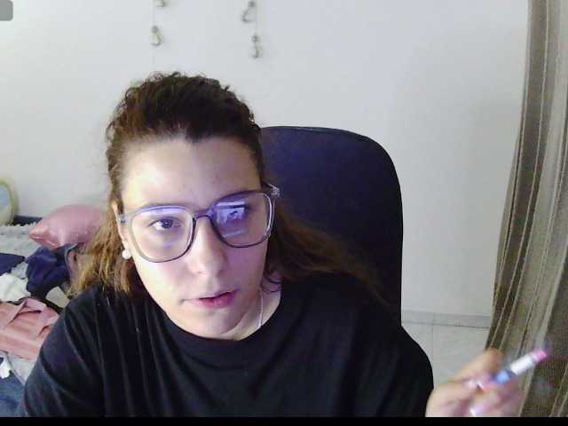 alexa-kiut live cam on BongaCams