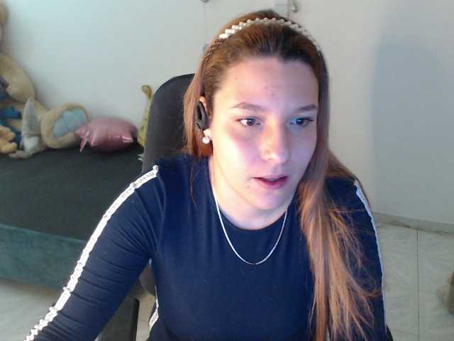 alexa-kiut live cam on BongaCams