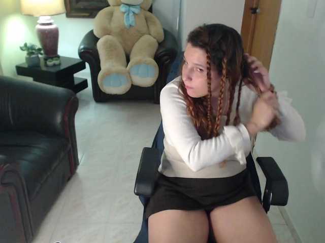 alexa-kiut live cam on BongaCams