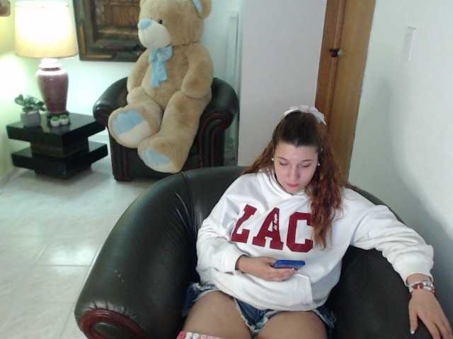 alexa-kiut live cam on BongaCams