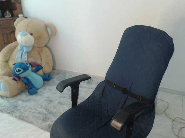 alexa-kiut live cam on BongaCams