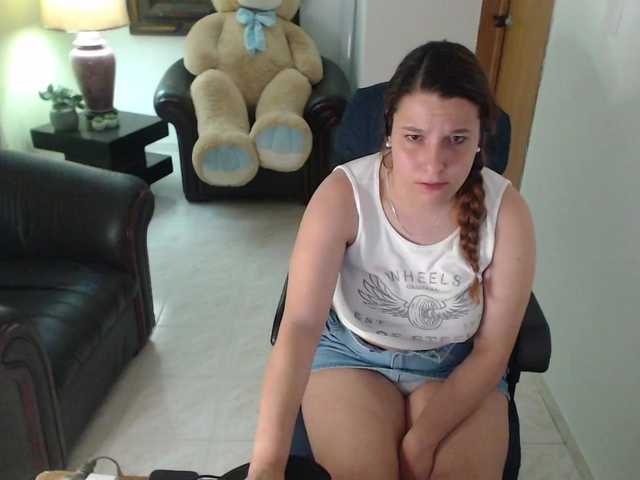 alexa-kiut live cam on BongaCams