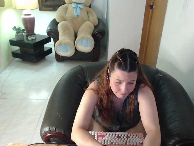 alexa-kiut live cam on BongaCams