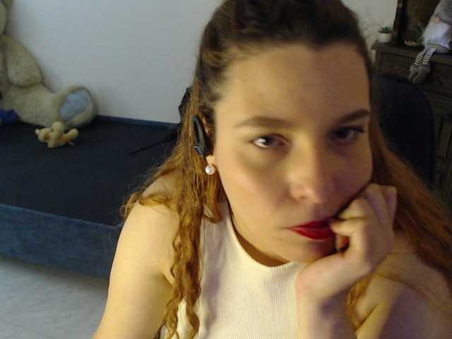 alexa-kiut live cam on BongaCams