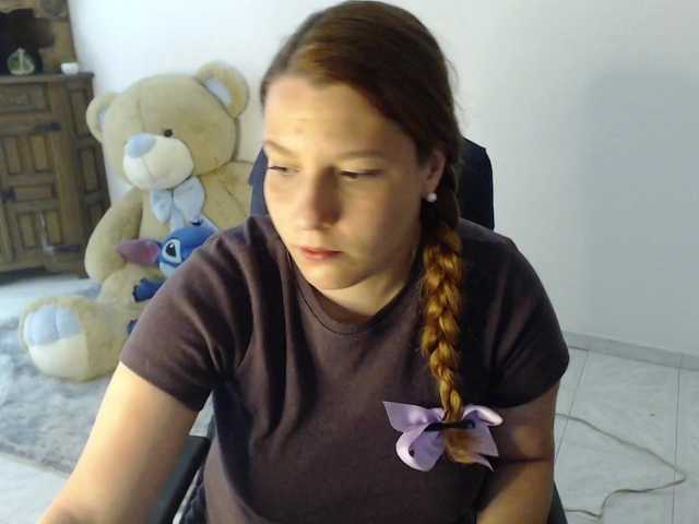 alexa-kiut live cam on BongaCams
