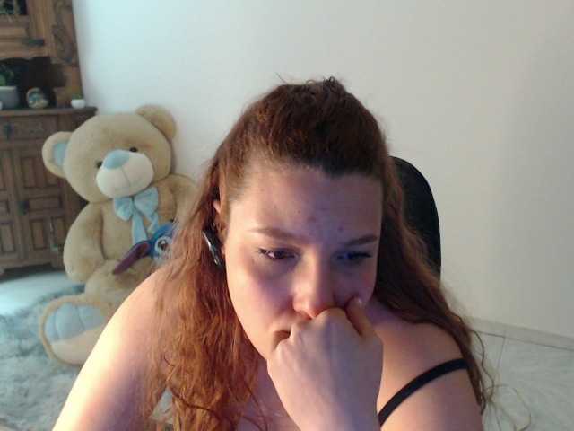 alexa-kiut live cam on BongaCams