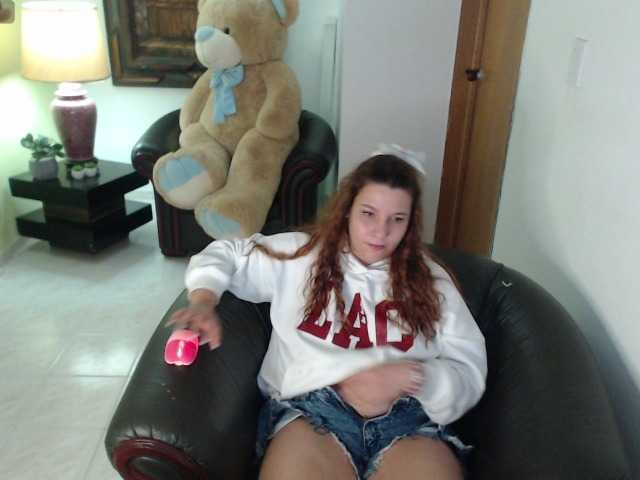 alexa-kiut live cam on BongaCams