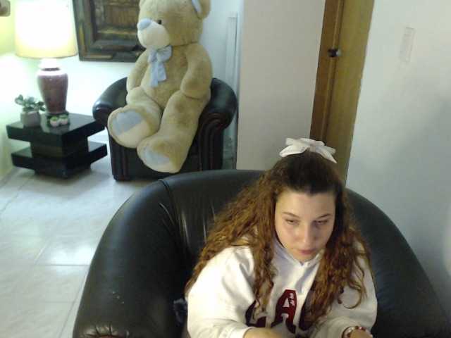 alexa-kiut live cam on BongaCams