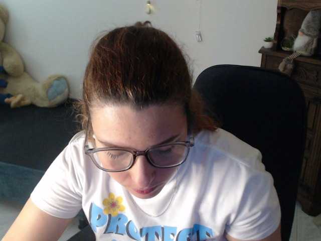 alexa-kiut live cam on BongaCams