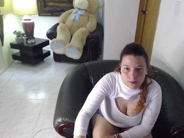 alexa-kiut live cam on BongaCams
