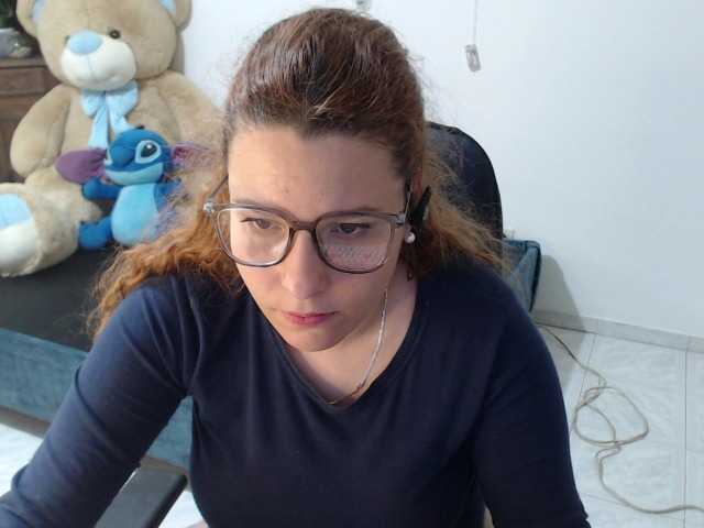 alexa-kiut live cam on BongaCams