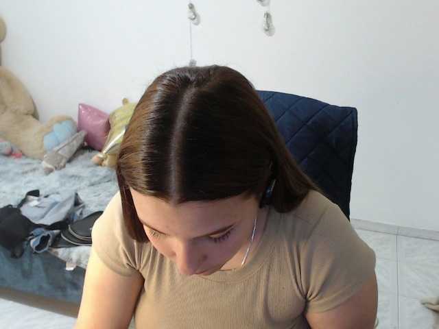 alexa-kiut live cam on BongaCams