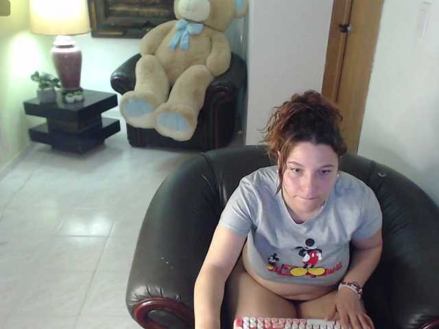 alexa-kiut live cam on BongaCams