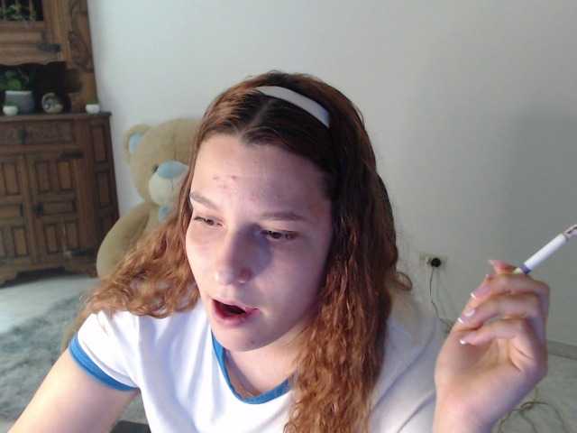 alexa-kiut live cam on BongaCams