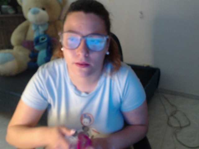 alexa-kiut live cam on BongaCams