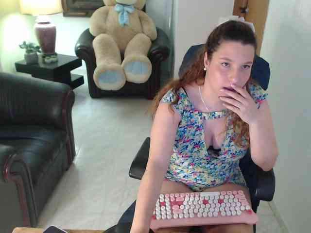 alexa-kiut Sex Cam Show