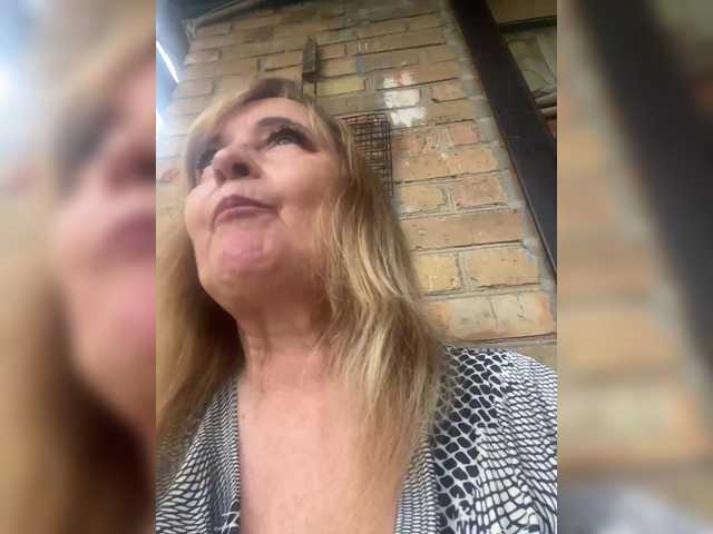 Alina1965 live cam on BongaCams