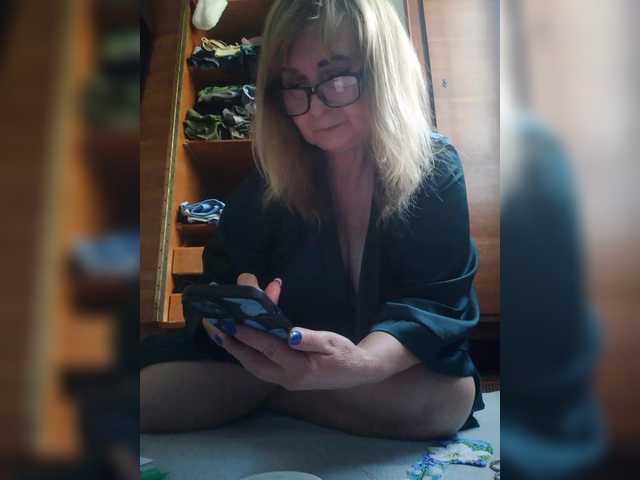 Alina1965 live cam on BongaCams