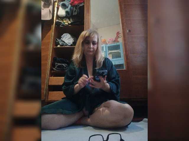 Alina1965 live cam on BongaCams