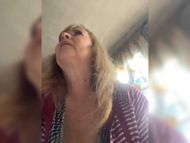 Alina1965 live cam on BongaCams