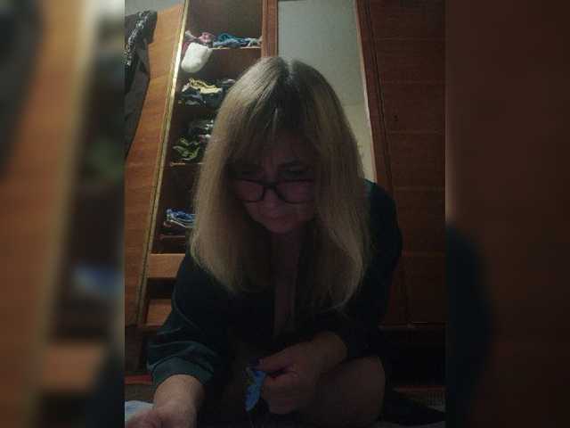 Alina1965 live cam on BongaCams