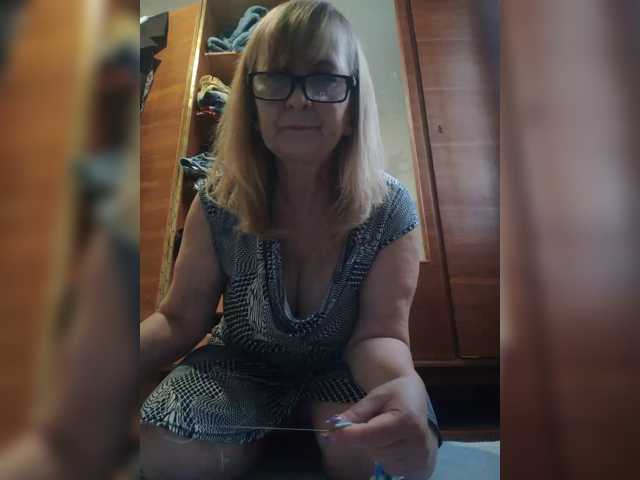 Alina1965 live cam on BongaCams