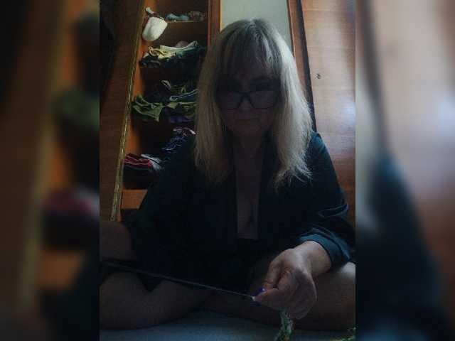 Alina1965 live cam on BongaCams