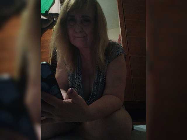 Alina1965 live cam on BongaCams
