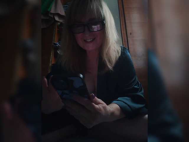 Alina1965 live cam on BongaCams