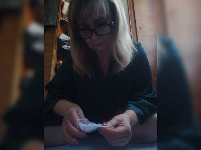 Alina1965 live cam on BongaCams