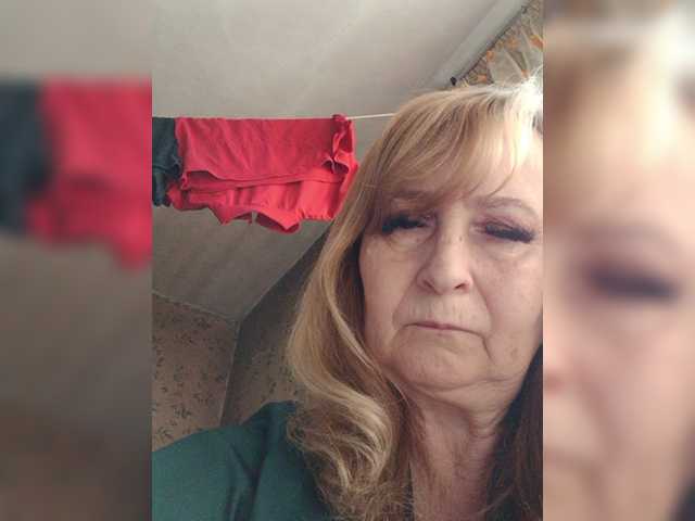 Alina1965 live cam on BongaCams
