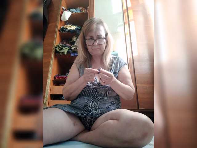 Alina1965 live cam on BongaCams