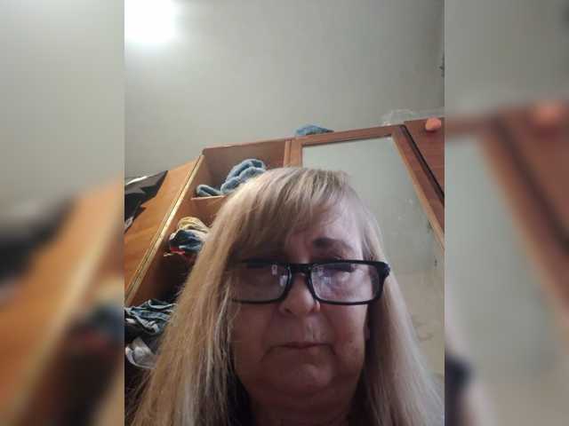 Alina1965 live cam on BongaCams