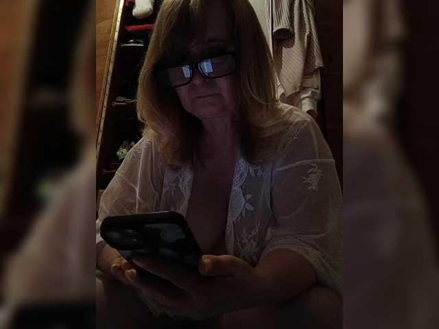 Alina1965 live cam on BongaCams