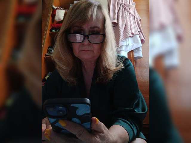 Alina1965 live cam on BongaCams