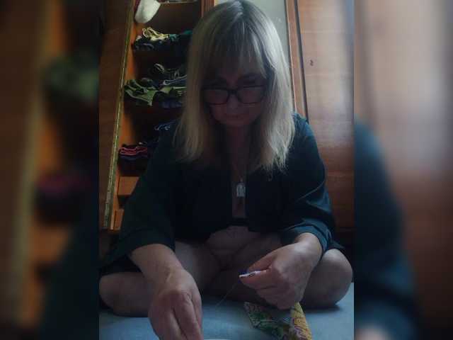 Alina1965 live cam on BongaCams