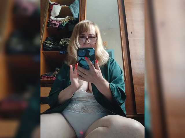 Alina1965 live cam on UnifiedCams