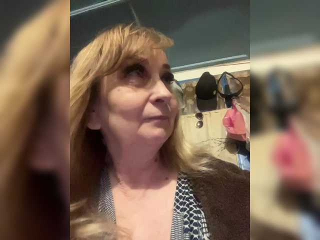 Alina1965's BongaCams show and profile